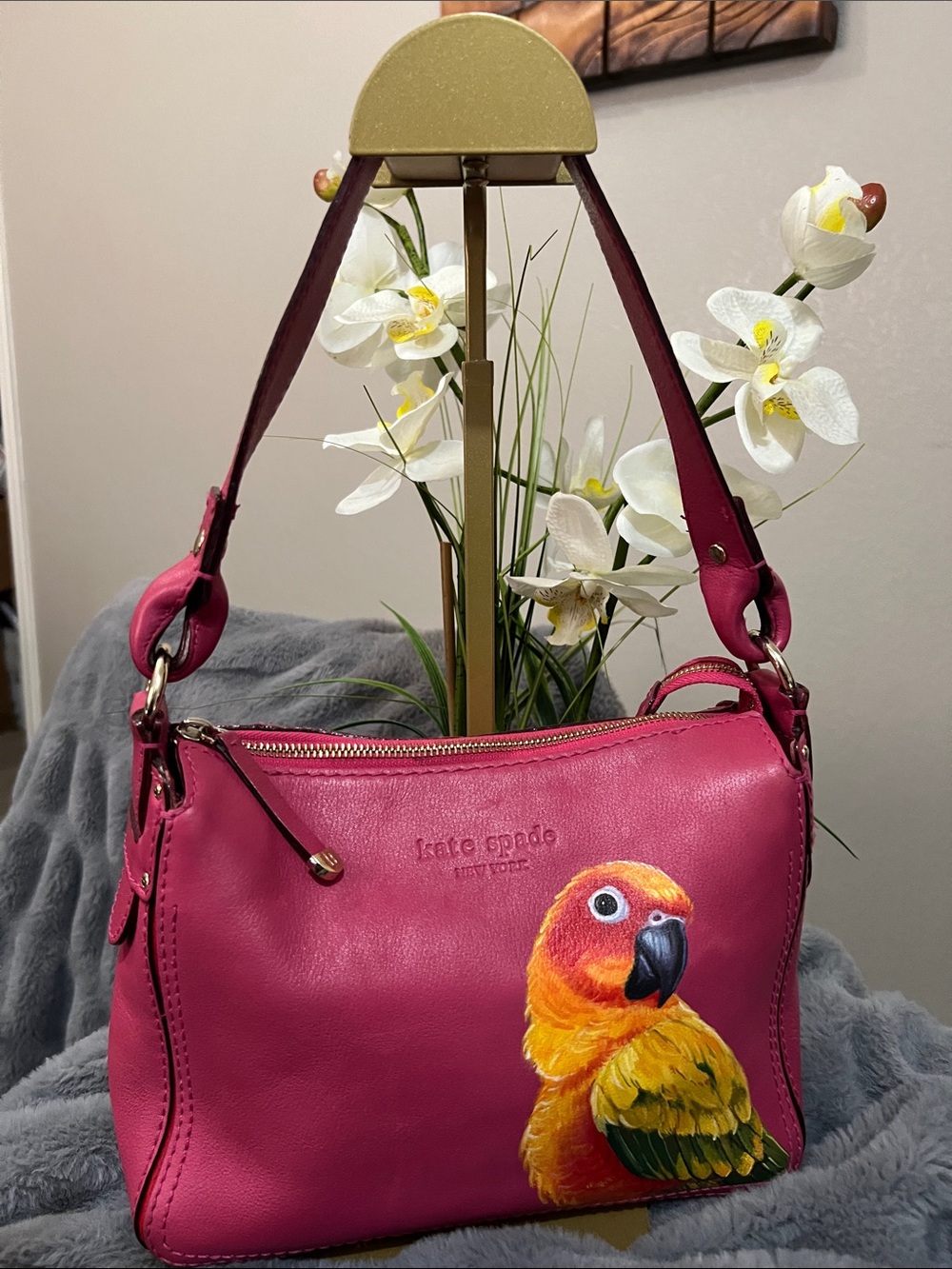 KATE SPADE Sadie Pink Leather Novelty Shoulder Bag with Parrot Painting EUC
